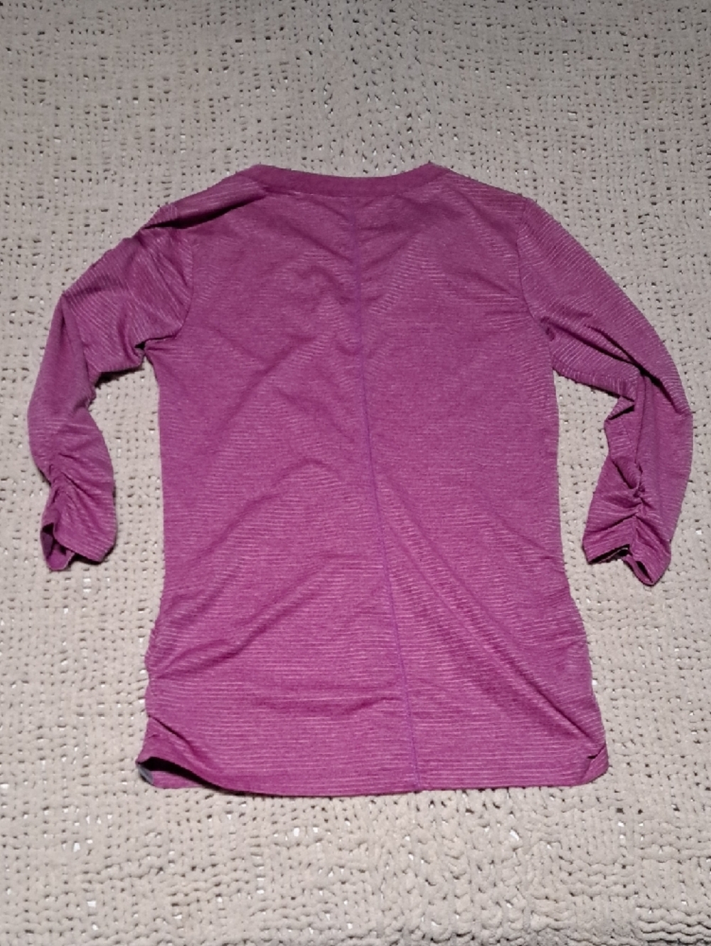 Eddie Bauer Heathered Magenta Long Sleeve V‑Neck Top - Picture 5 of 9